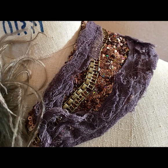 Collar - Picture 2 of 8